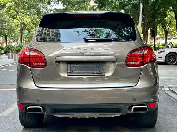 Porsche Cayenne 2011