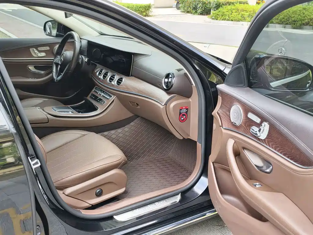 Mercedes-Benz E-Class 2023 — фото 14