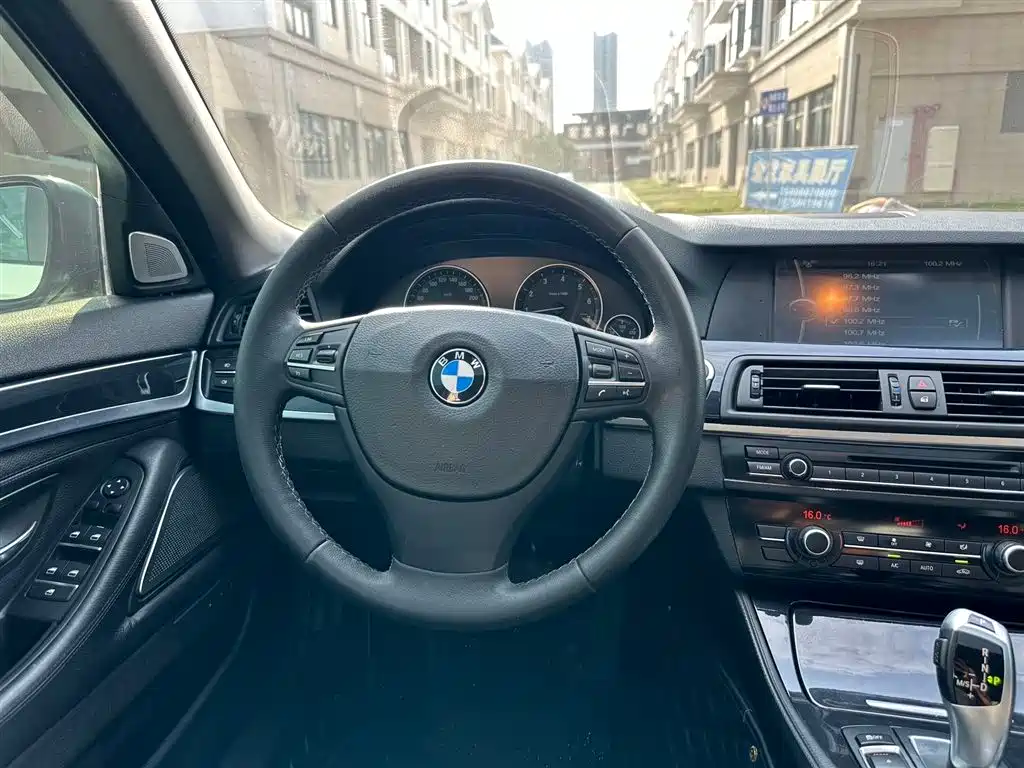 BMW 5 Series 2013 — фото 8