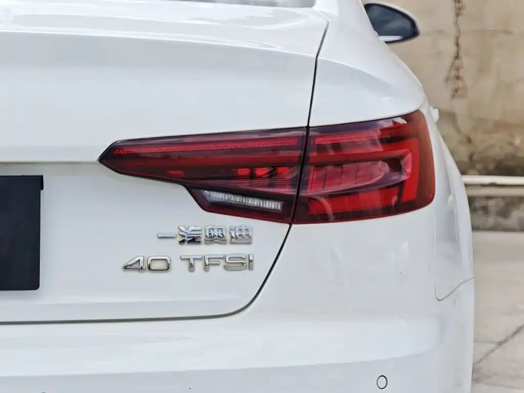 Audi A4L 2019 — фото 23
