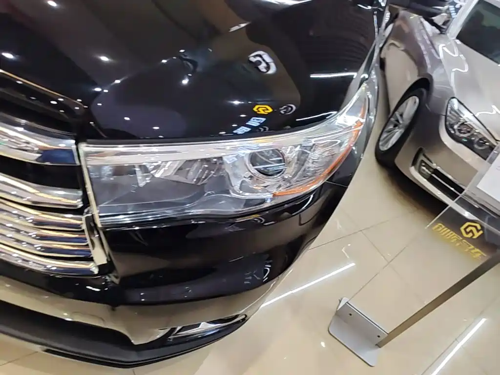 Toyota Highlander 2015 — фото 24