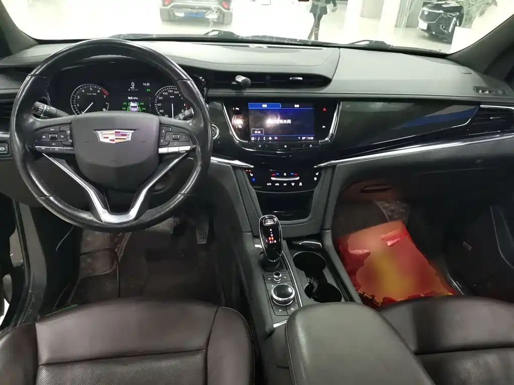 Cadillac XT6 2021 — фото 10