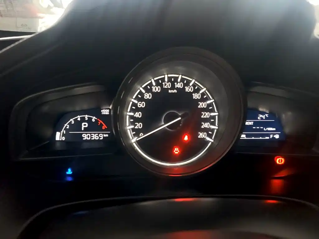 Mazda 3 Axela 2018 — фото 12