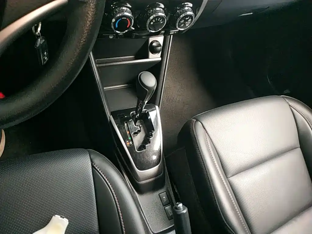 Toyota Yaris L 2021 — фото 10