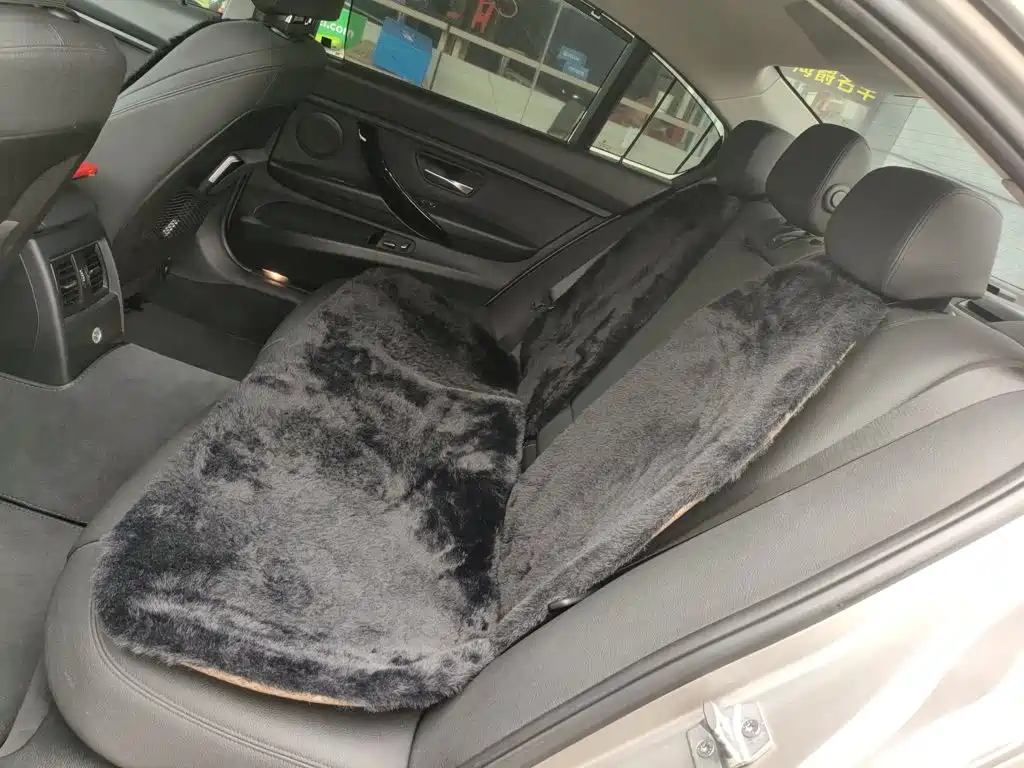 BMW 3 Series 2018 — фото 17