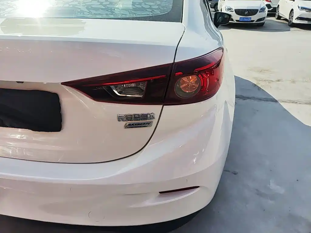Mazda 3 Axela 2019 — фото 24