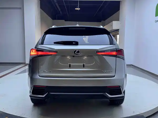 Lexus NX 2021