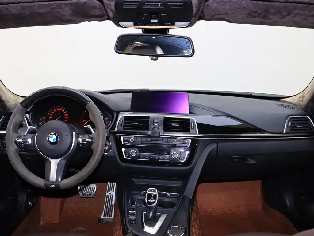 BMW 3 Series 2018 — фото 18