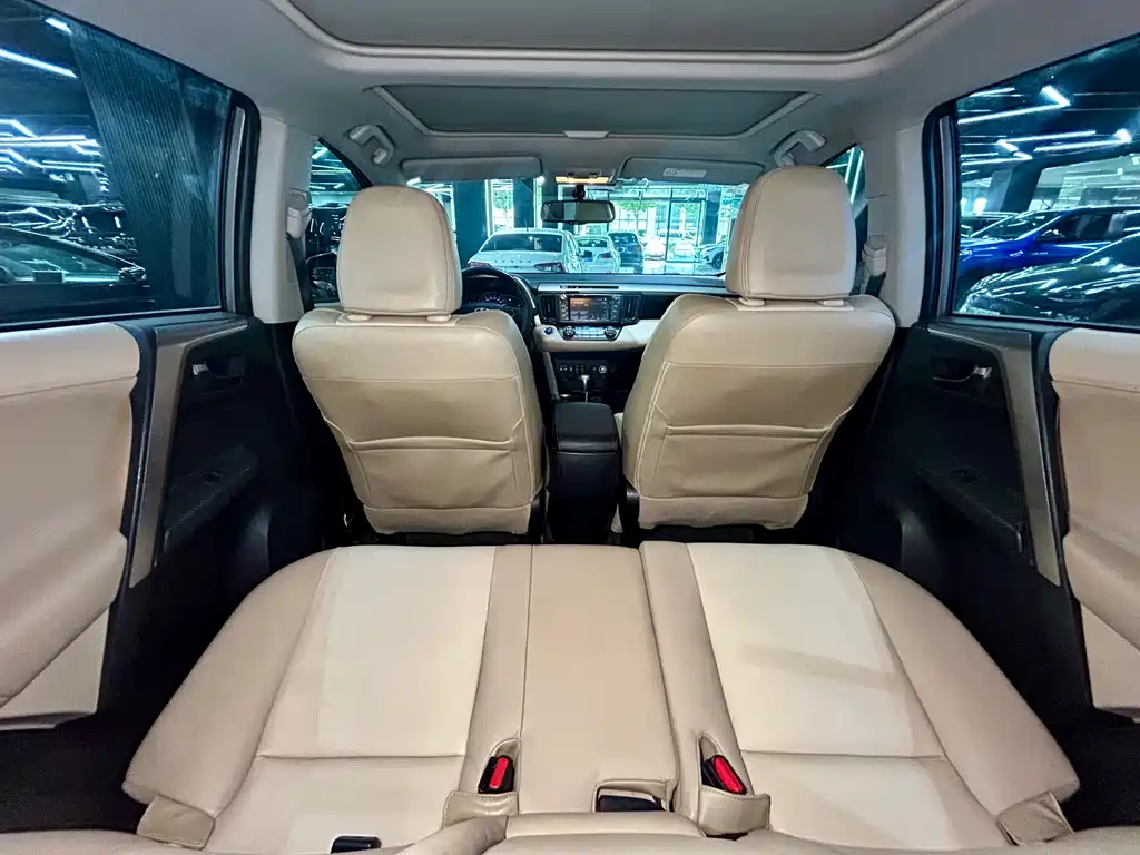 Toyota RAV4 2016 — фото 28