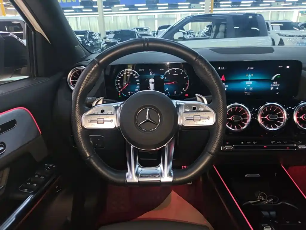 Mercedes-Benz GLA AMG 2021 — фото 11
