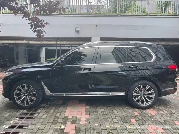 BMW X7 2022