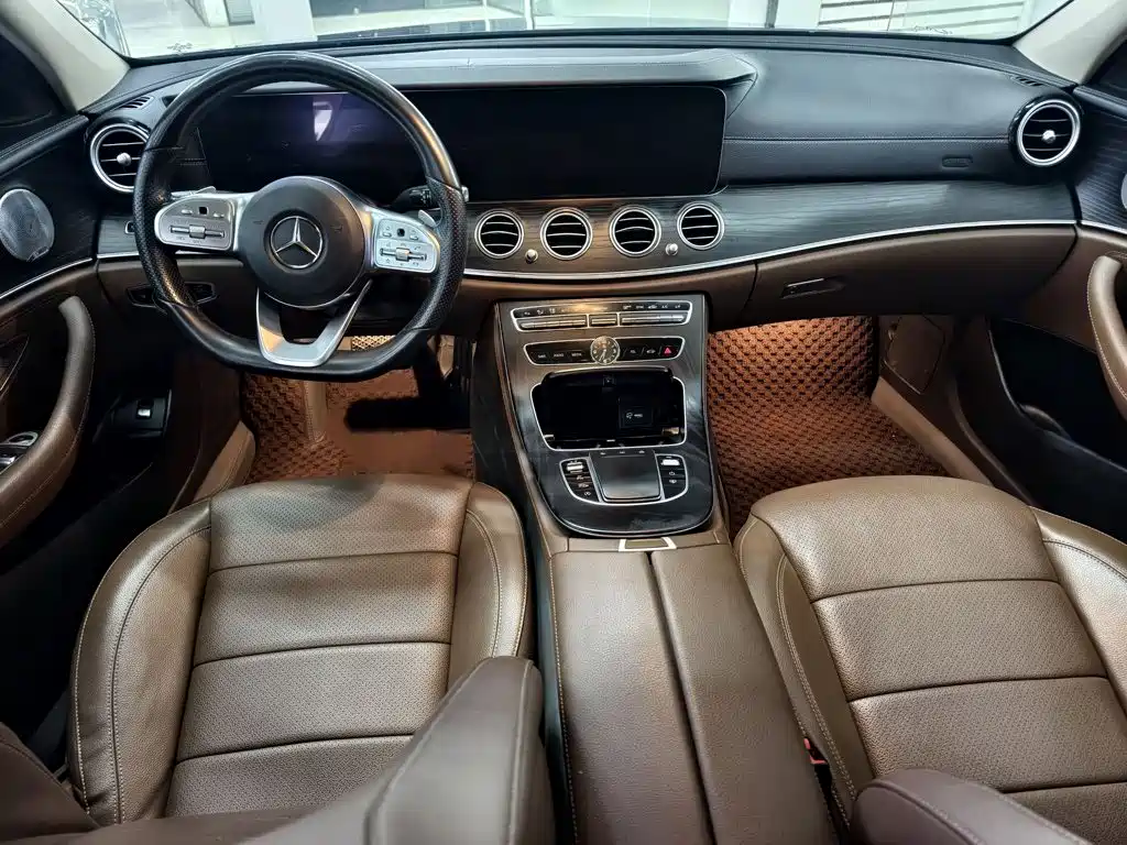 Mercedes-Benz E-Class 2020 — фото 15
