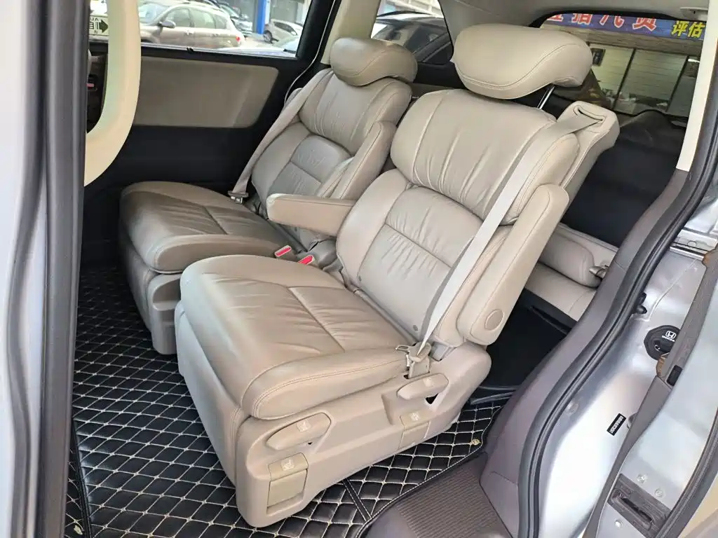 Honda Odyssey 2015 — фото 13