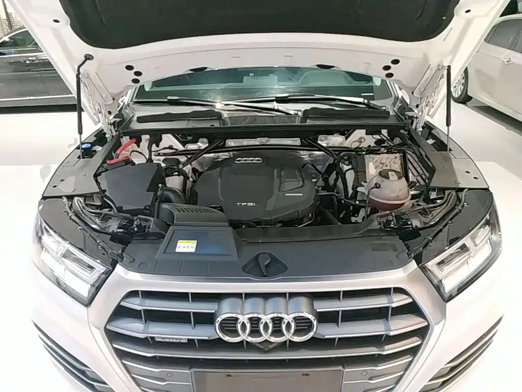 Audi Q5L 2020 — фото 15