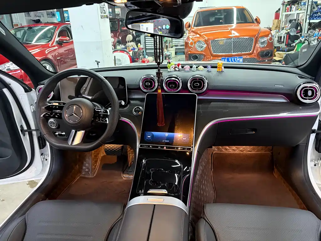 Mercedes-Benz C-Class 2023 — фото 12