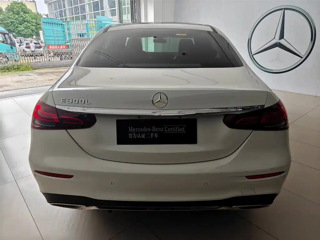 Mercedes-Benz E-Class 2022