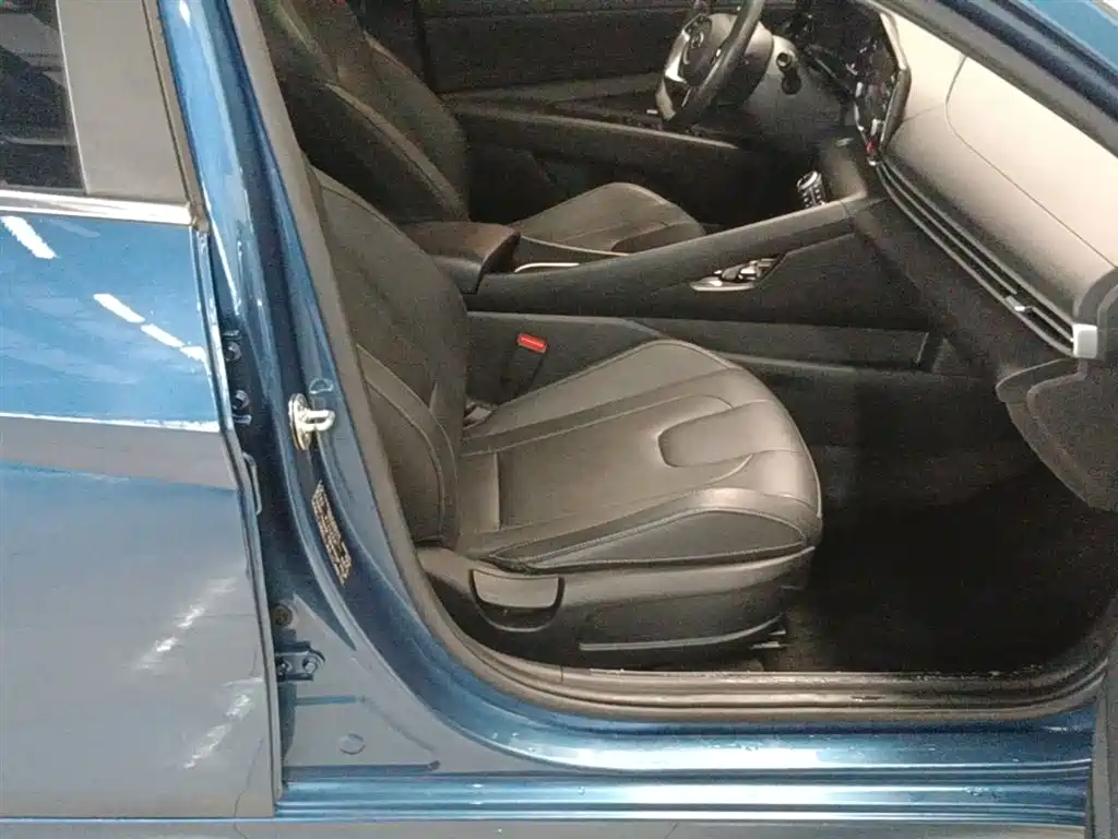 Hyundai Elantra 2022 — фото 25