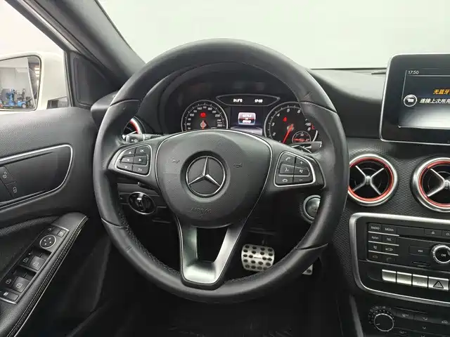 Mercedes-Benz A-Class 2016 — фото 13