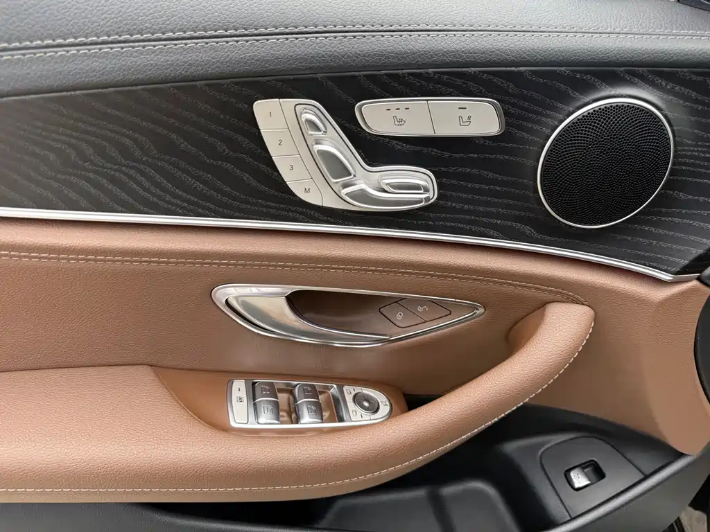 Mercedes-Benz E-Class 2018 — фото 18