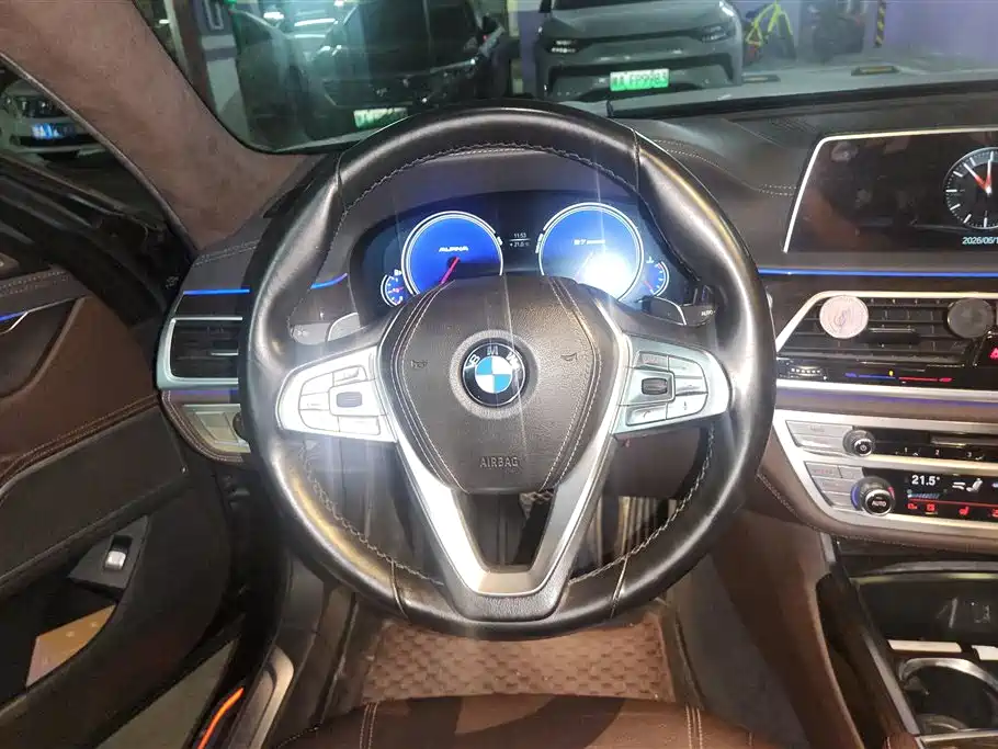 BMW 7 Series 2018 — фото 15