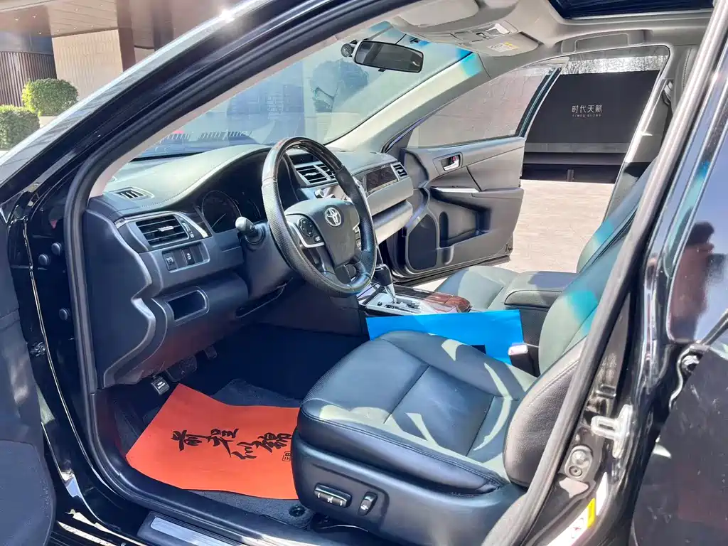 Toyota Camry 2015 — фото 4