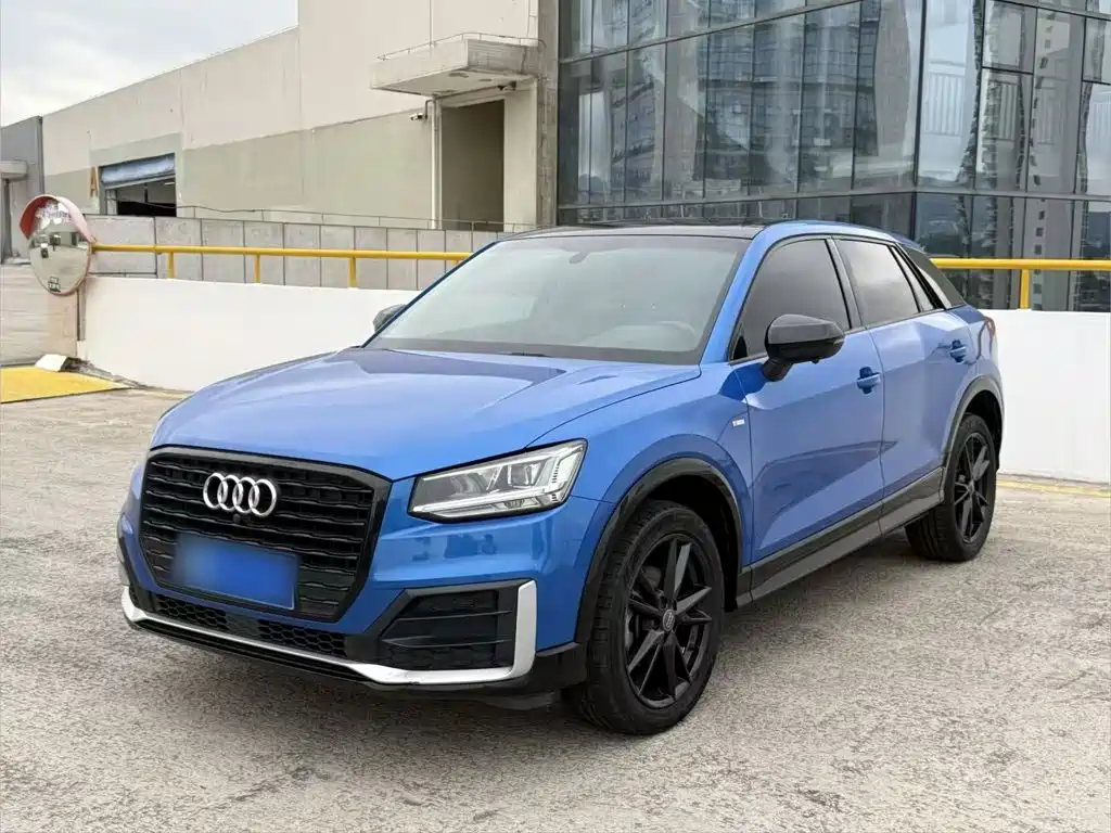 Audi Q2L 2019 — фото 1