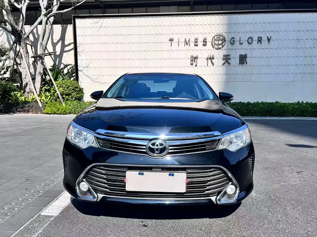 Toyota Camry 2015 — фото 2