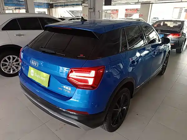 Audi Q2L 2019