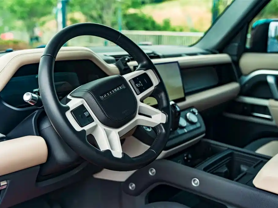 Land Rover Defender 2022 — фото 13