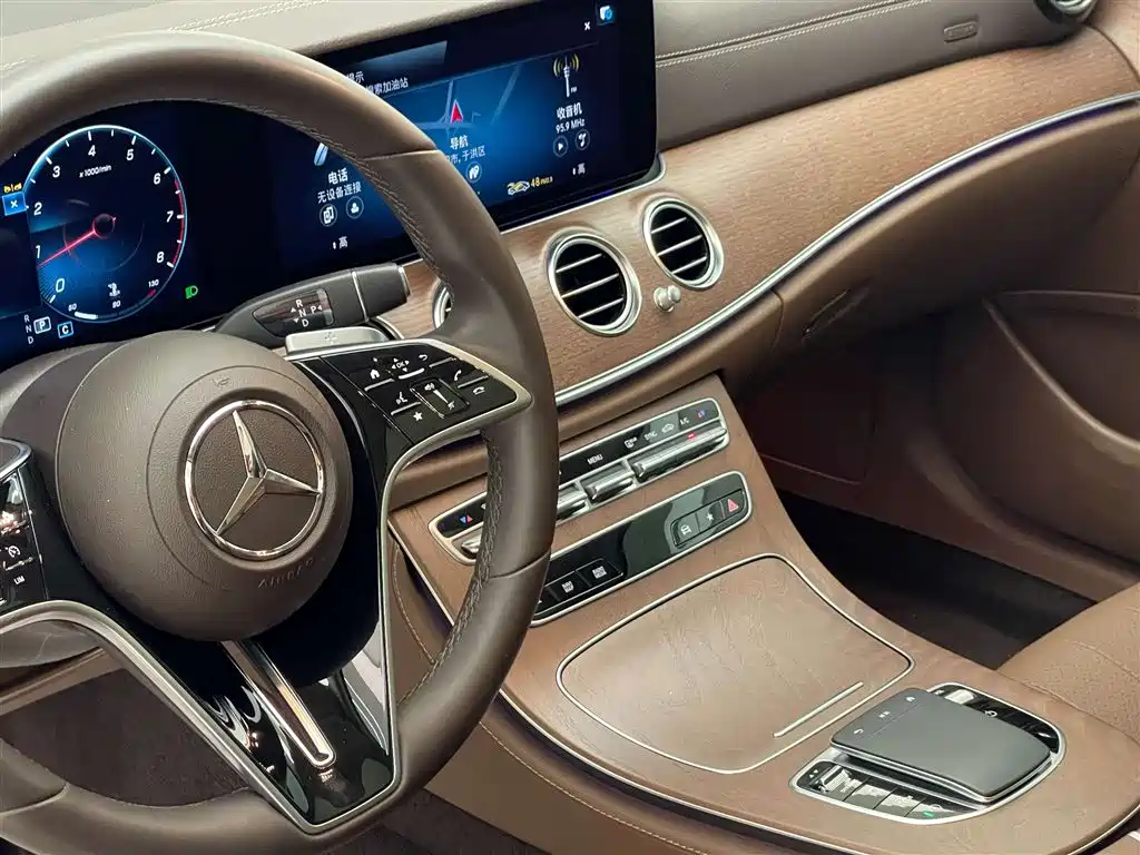 Mercedes-Benz E-Class 2023 — фото 15