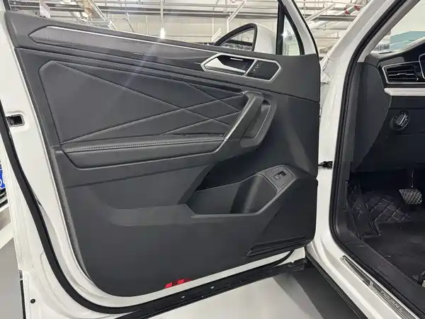 Volkswagen Tiguan L 2024