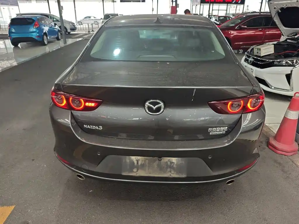 Mazda 3 Axela 2022