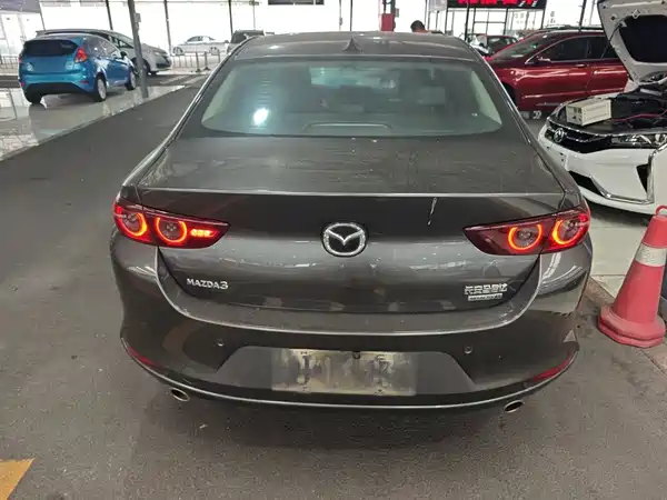 Mazda 3 Axela 2022