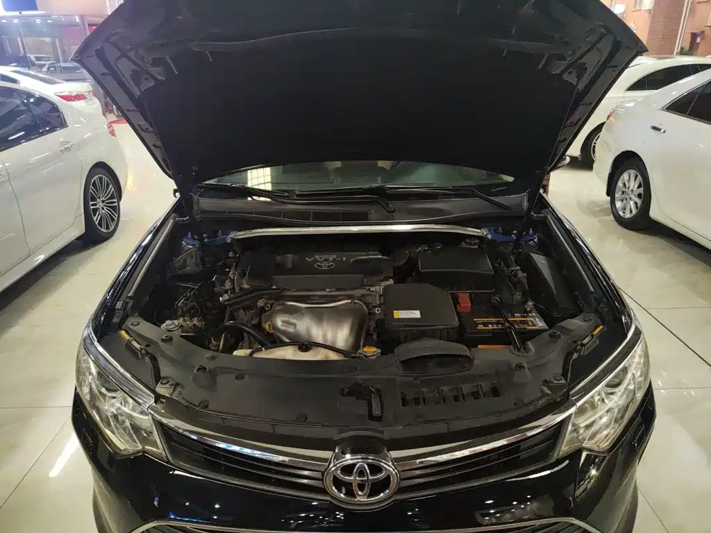Toyota Camry 2016 — фото 16