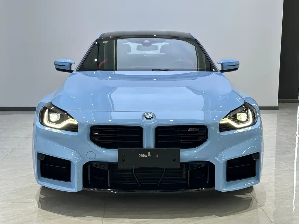 BMW M2 2025 — фото 2