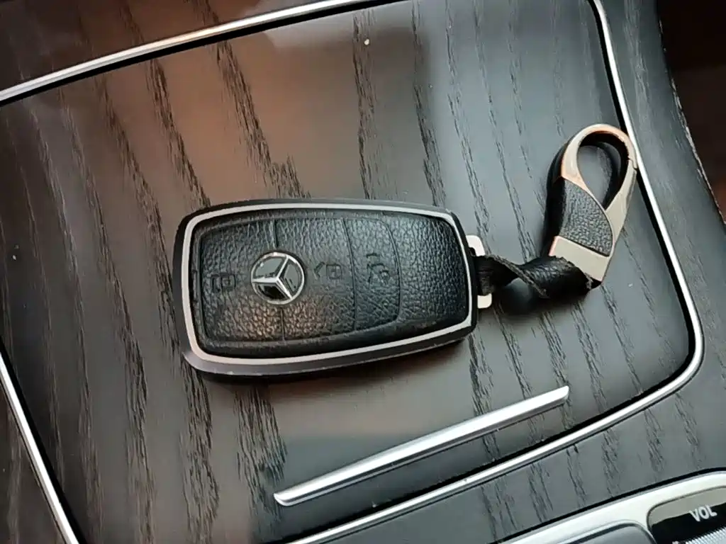 Mercedes-Benz E-Class 2021 — фото 9