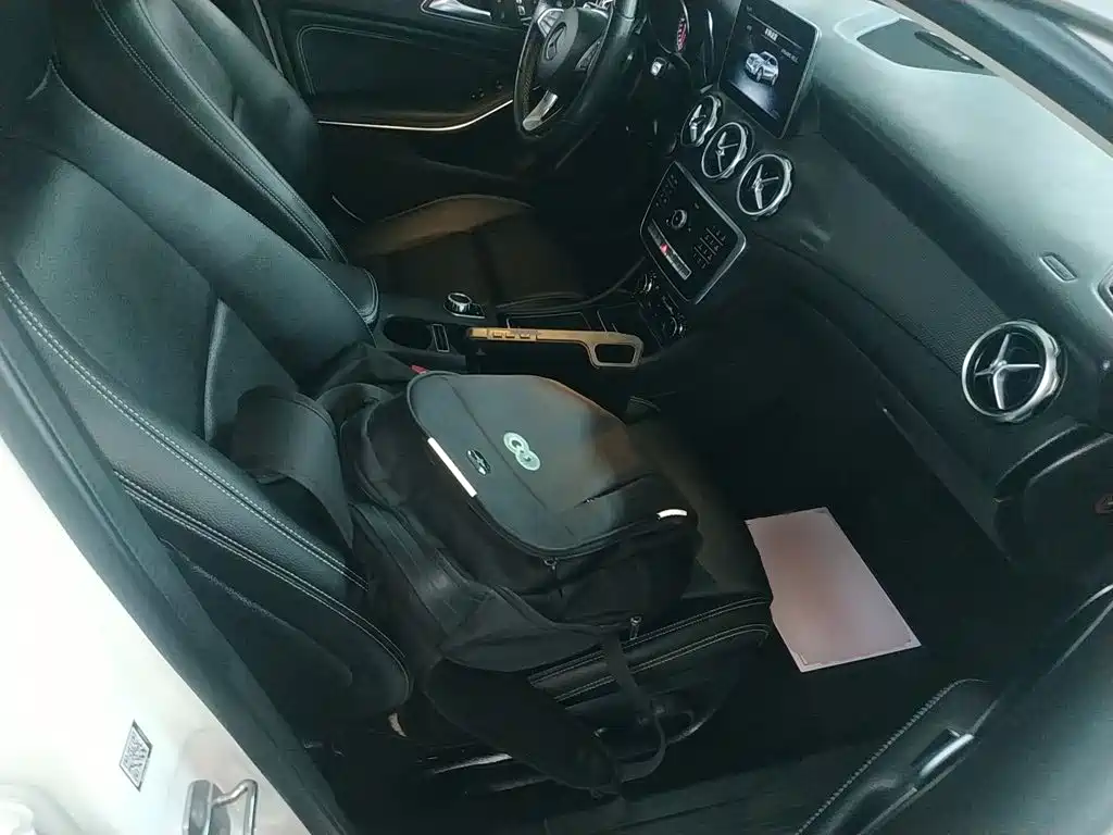 Mercedes-Benz GLA 2018 — фото 25