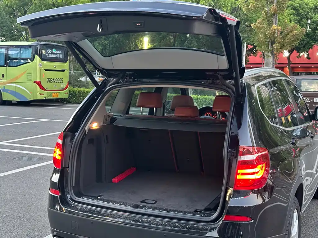 BMW X3 2012 — фото 16