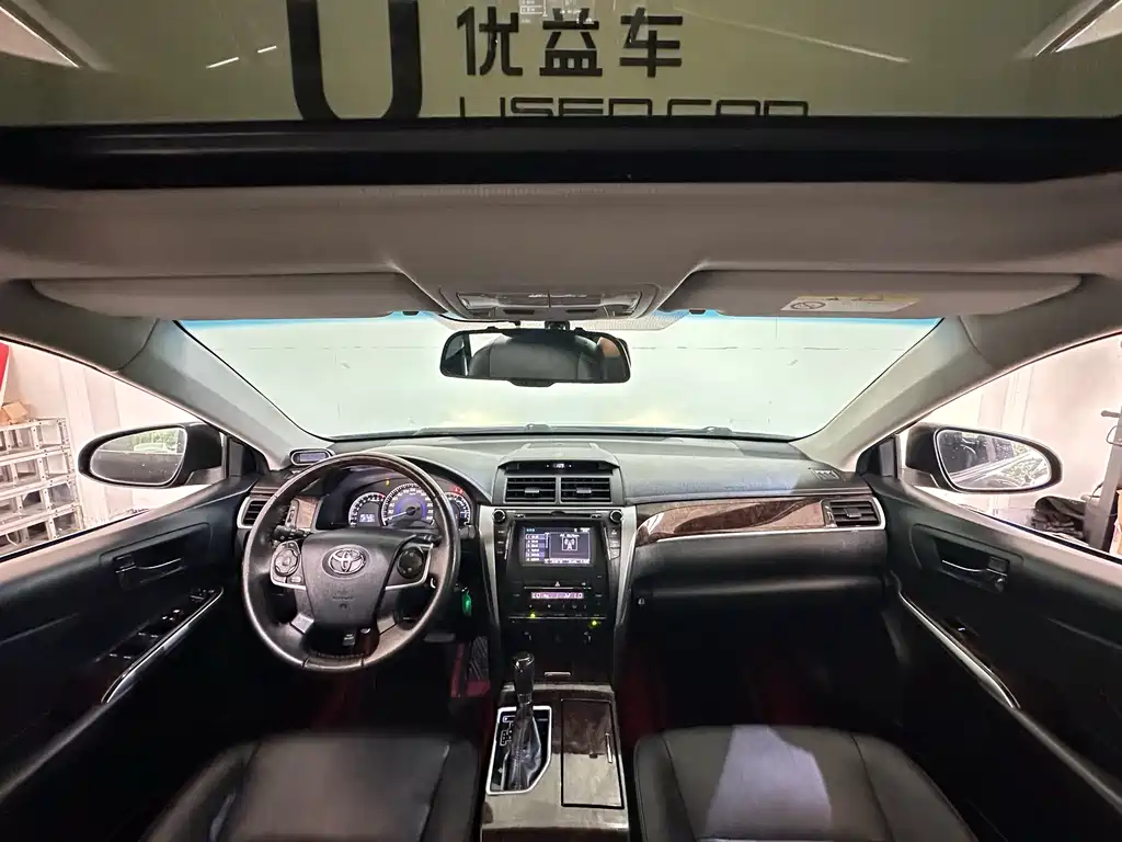 Toyota Camry 2017 — фото 6