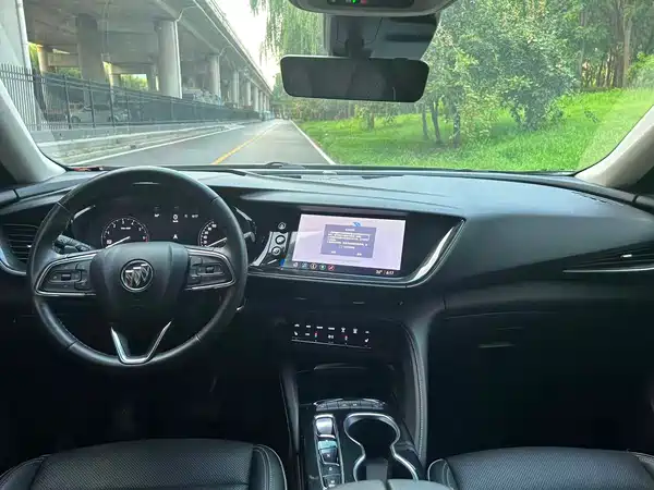 Buick Envision Plus 2022