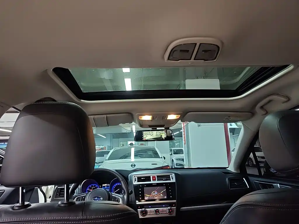 Subaru Outback 2015 — фото 14