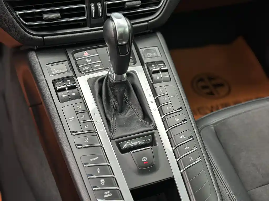 Porsche Macan 2020 — фото 11
