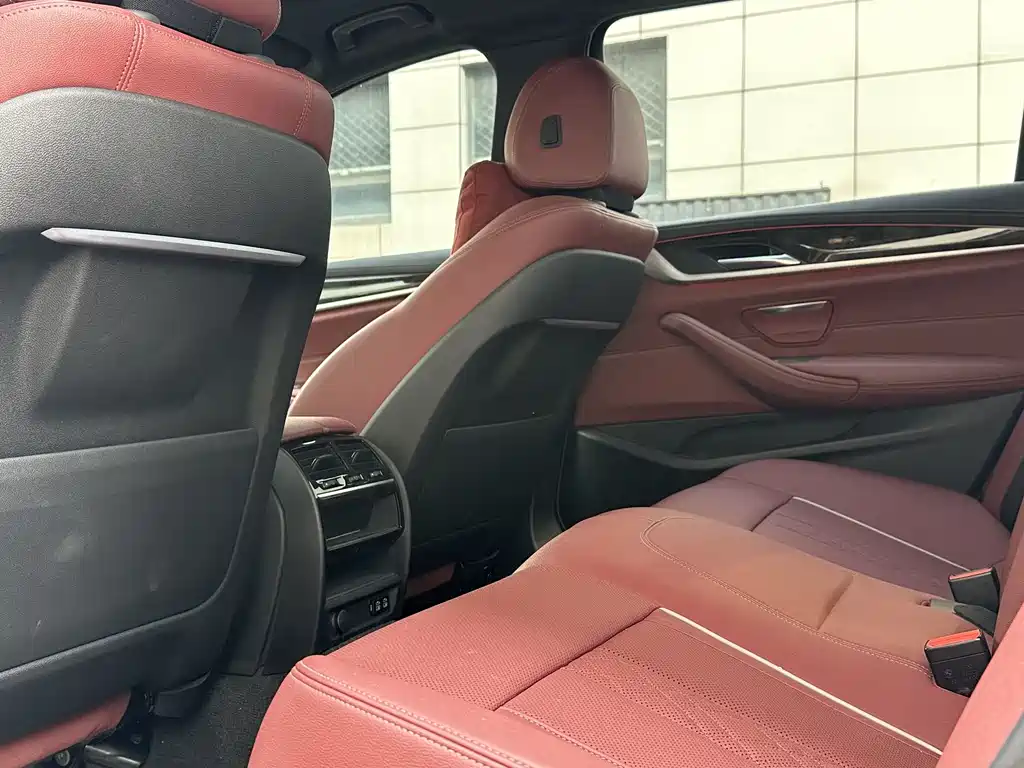 BMW 5 Series 2021 — фото 12
