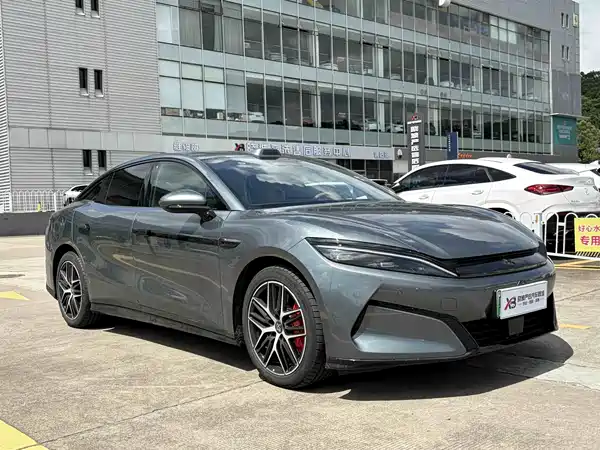 BYD Han L 2025