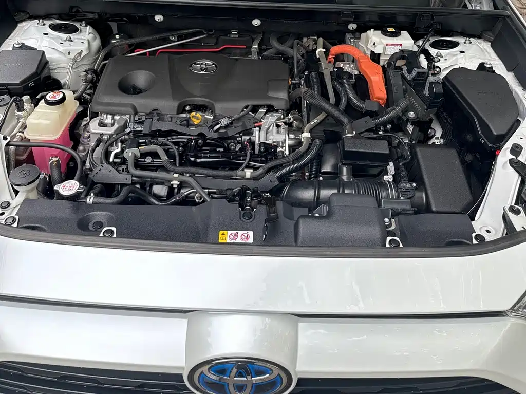 Toyota RAV4 2022 — фото 13