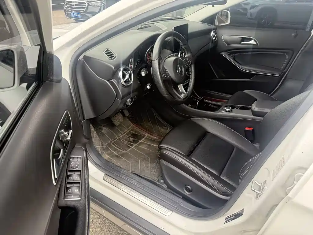 Mercedes-Benz GLA 2017 — фото 9