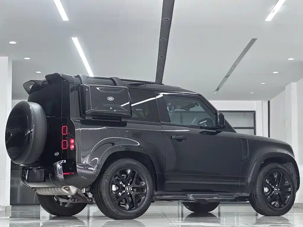 Land Rover Defender 2023 — фото 13