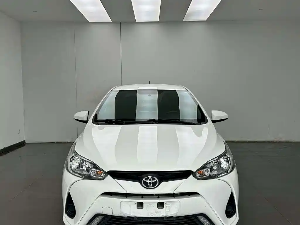 Toyota Yaris L 2022