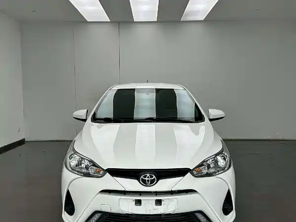 Toyota Yaris L 2022