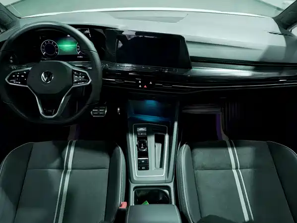 Volkswagen Golf 2021